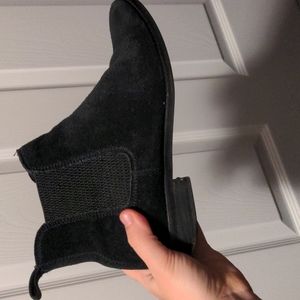 Toms black boots